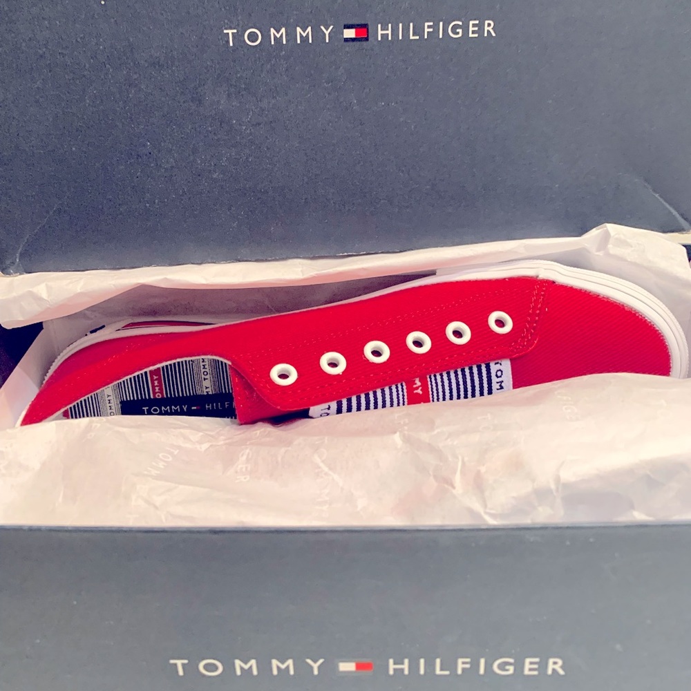 Tommy Hilfigure Snkeakers *NWT